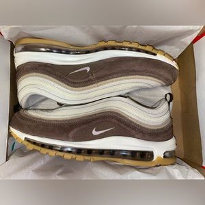 BRAND NEW.Nike Air Max 97 Muslin
NEVER WORN 
Mens10.5
Medium brown/pink foam